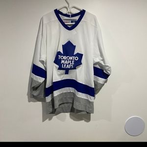 Nwt toronto maple leafs jersey size M